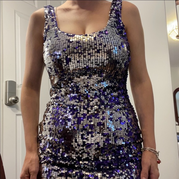 Party 🎊 dress with all the glitters - Picture 3 of 6